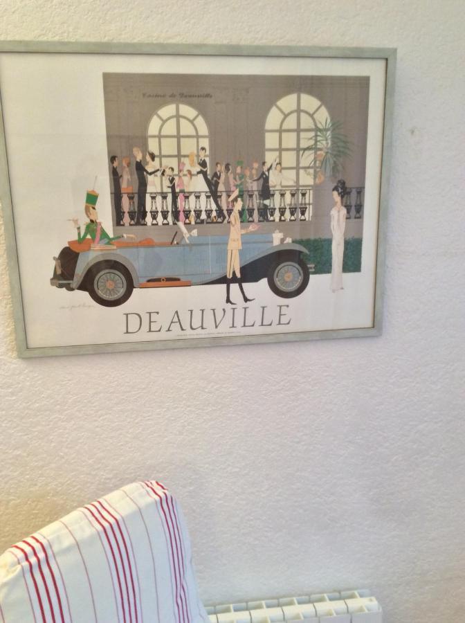 Agreable Appartement Dans Le Vieux Trouville エクステリア 写真